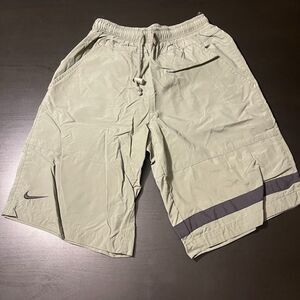 Vintage Nike Shorts – Adult Medium – Green Cargo Active Hiking Nylon – Men’s